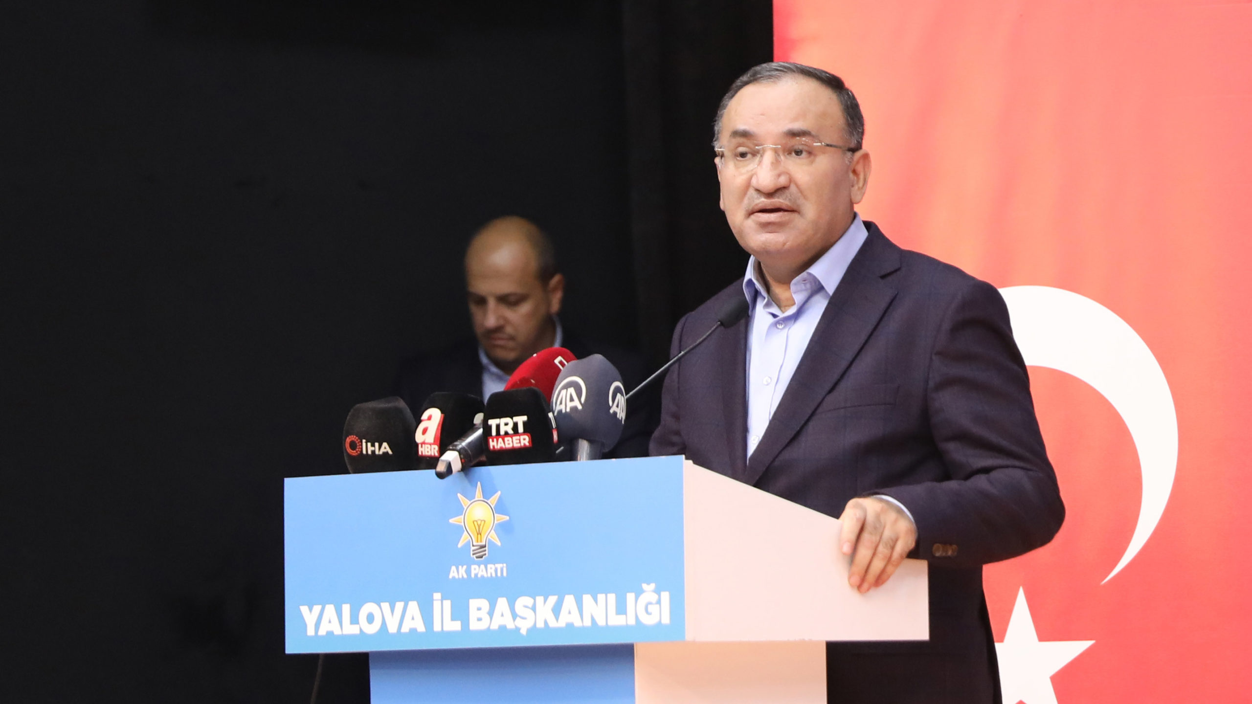 Hamburgerler siyasetçiye güç vermez