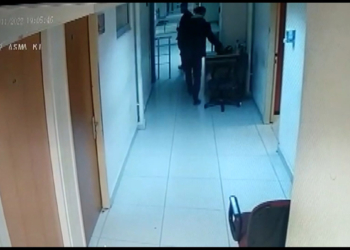 Hırsızlar adliyede polisin çantasını çaldı