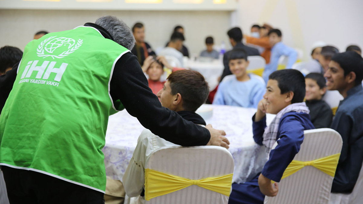 İHH, Afganistan'da yetimlere yardım ulaştırdı
