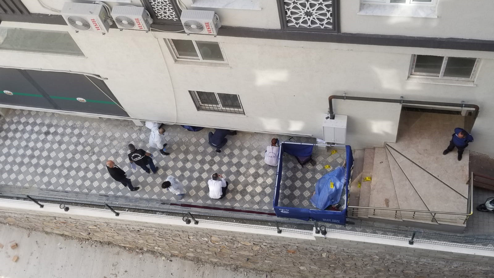 Iraklı sevgilisini öldürüp, intihar etti