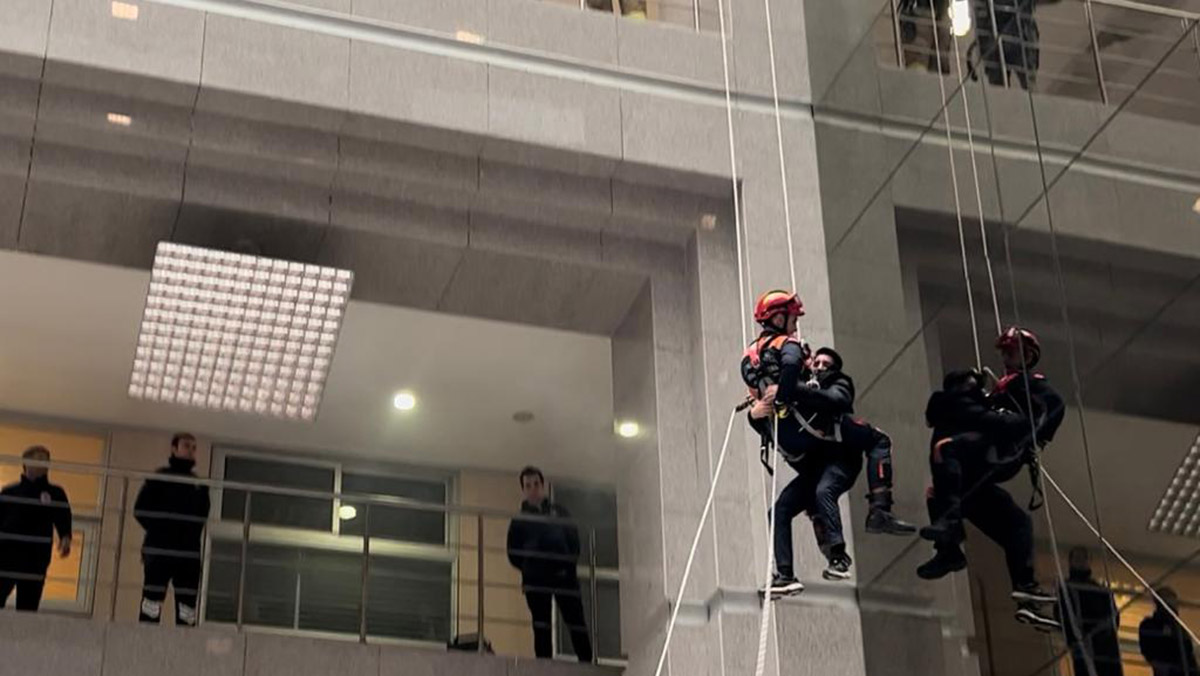 İstanbul Adalet Sarayı'nda yangın tatbikatı