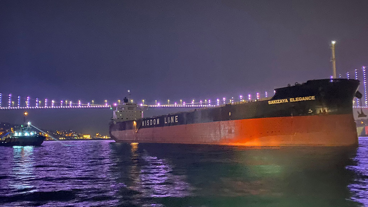 İstanbul Boğazı'ndan gemi arızası