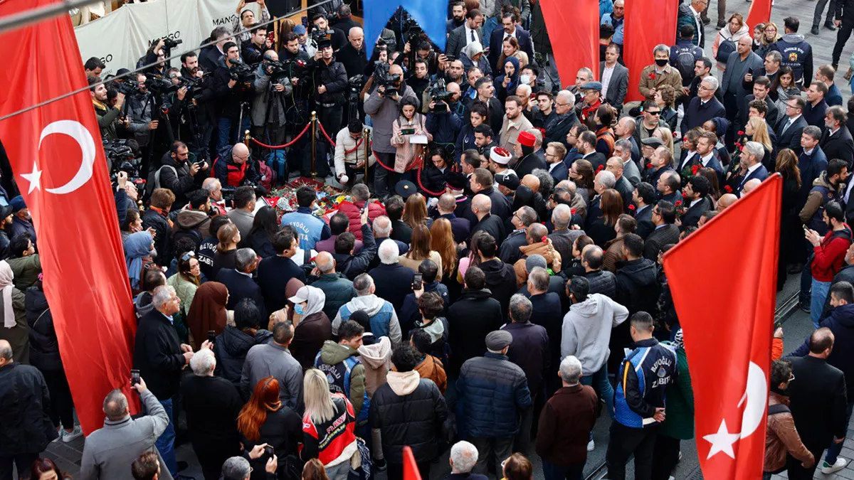 Istiklal caddesinde birlik ve beraberlik yuruyusu j - haberler - haberton