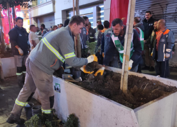 İstiklal Caddesi'ndeki beton saksılar kaldırılıyor