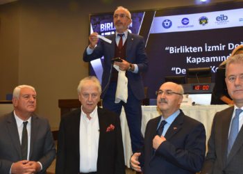 İzmir'de deprem konutlarının kurası çekildi