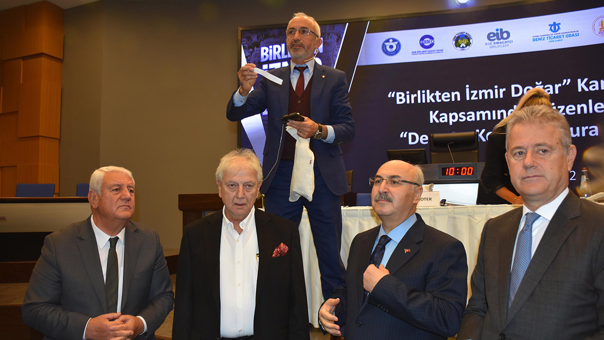 İzmir'de deprem konutlarının kurası çekildi