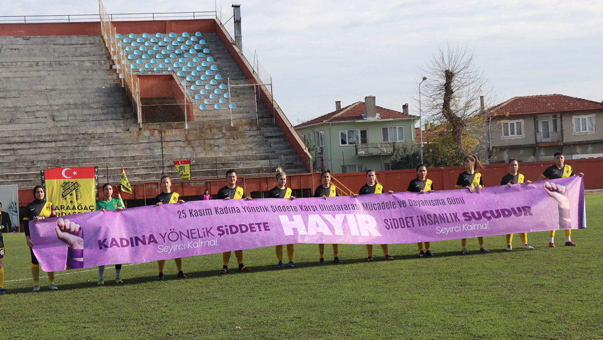 Kadın futbol takımlarından dostluk maçı