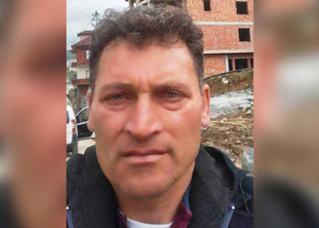 Kestiği ağacın altında kalıp, öldü