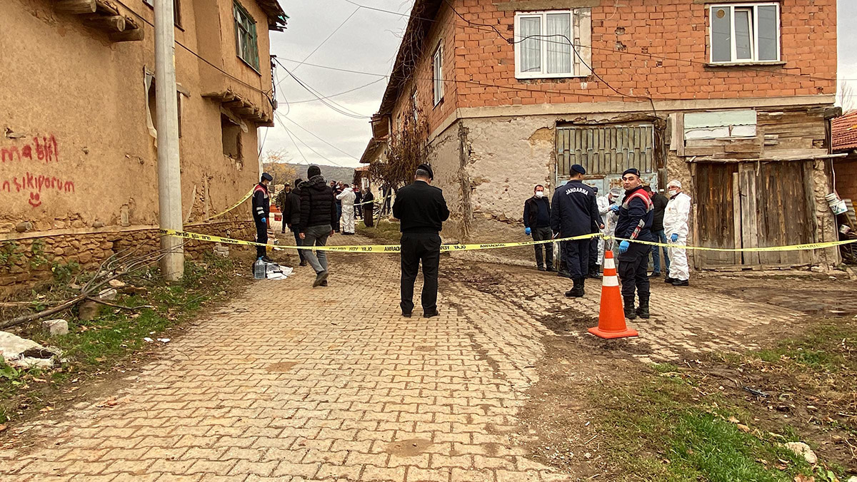 Köyde parçalanmış cesedi bulundu