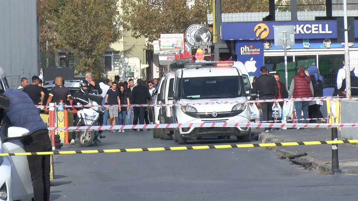 Metrobüs durağında kadını öldürüp intihar etti