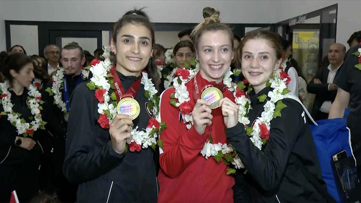 Milli tekvandocular yurda döndü