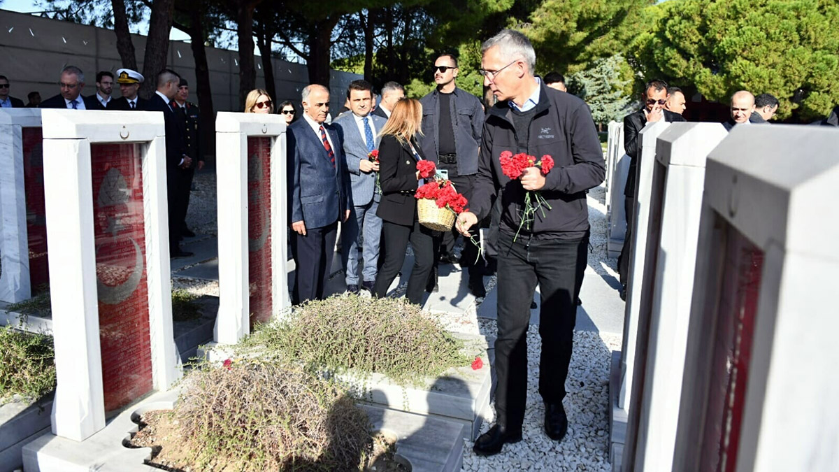 NATO Genel Sekreteri Stoltenberg Çanakkale'de