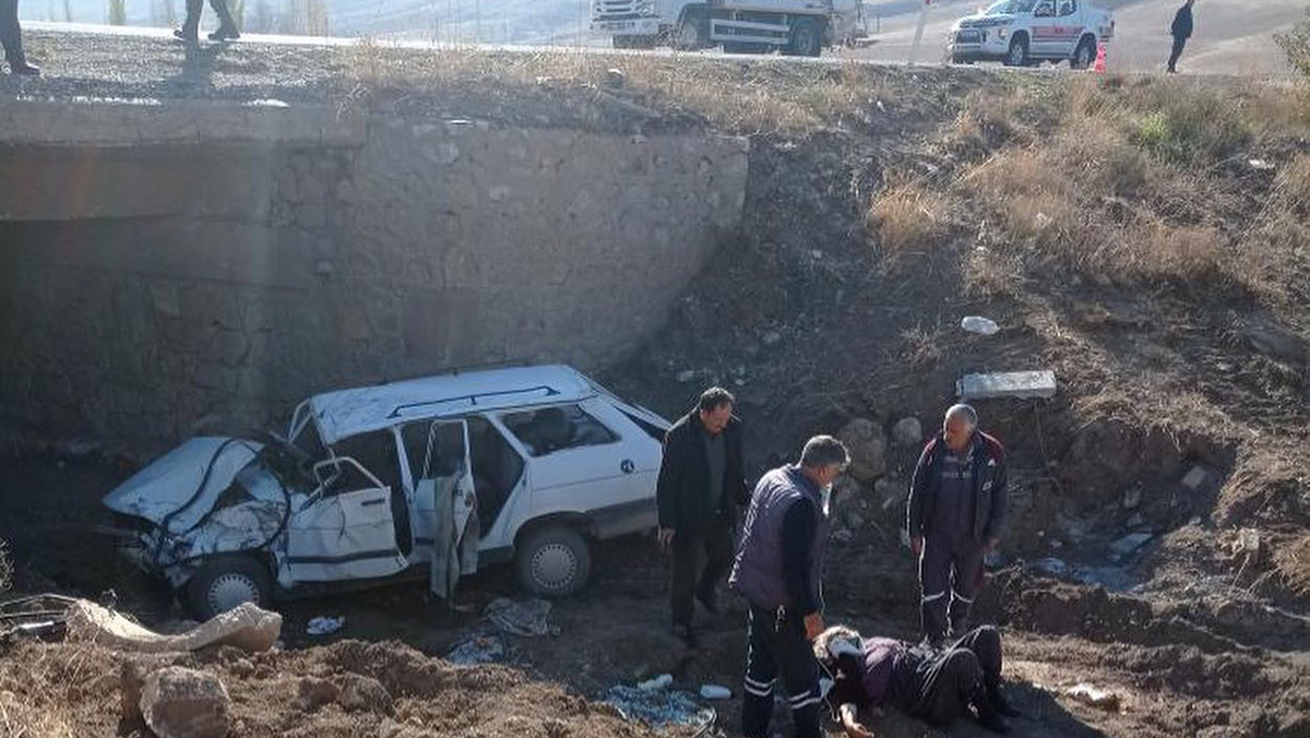 Niğde'de otomobil köprüden uçtu: 1 ölü, 2 yaralı