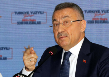 Oktay'dan Ahmet Davutoğlu'na: Allah'tan kork