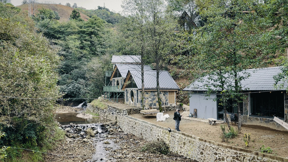 Rize’de inşaat halindeki kaçak bungalovlar yıkıldı
