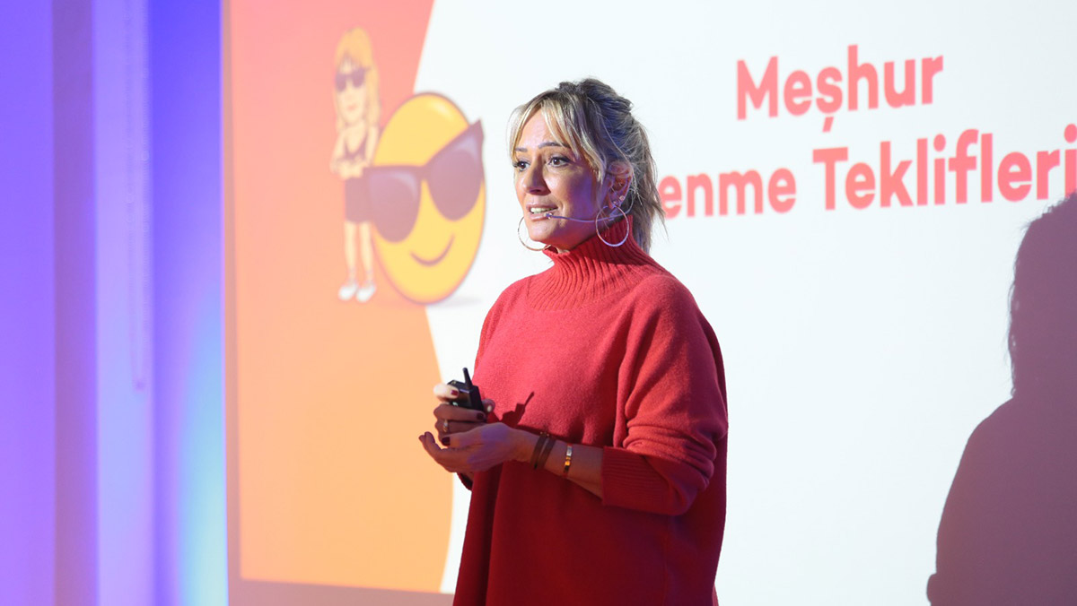 Saba Tümer üniversiteli gençlerle bir araya gelecek