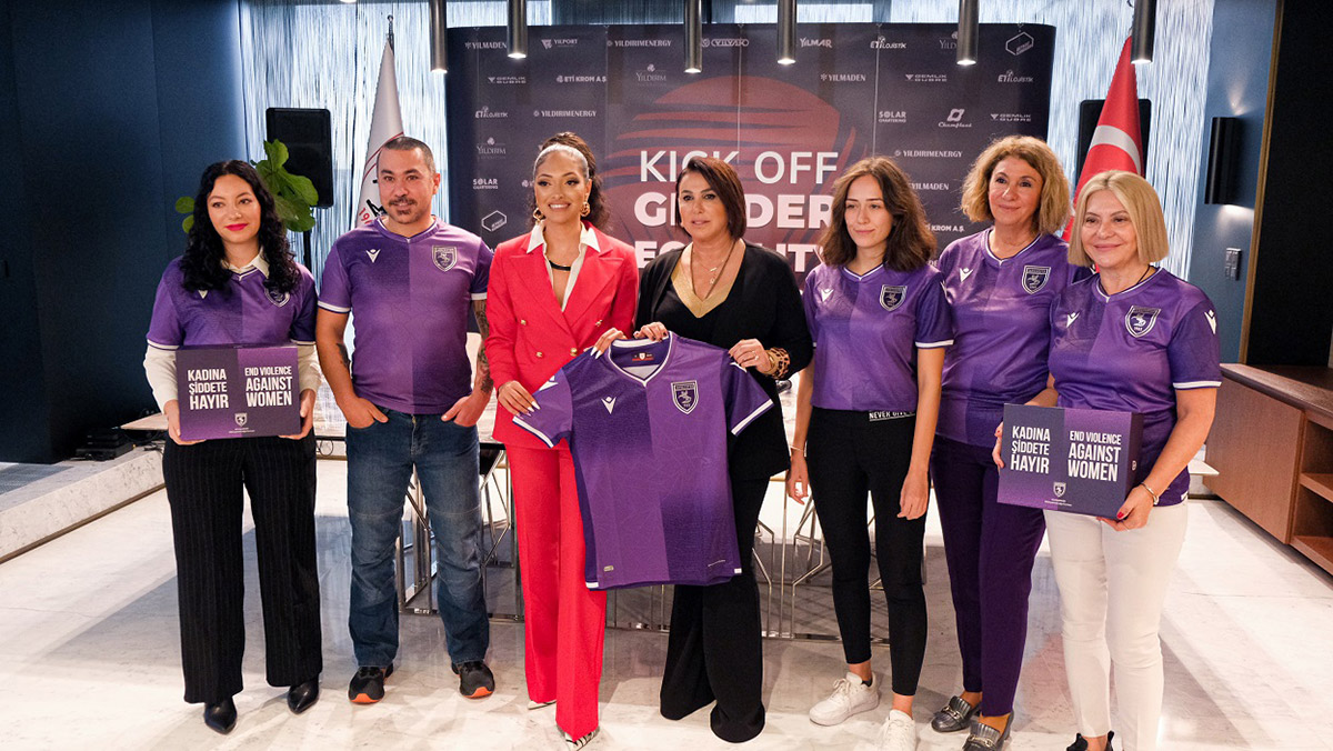 Samsunspor'dan kadına şiddete 'mor forma'lı tepki