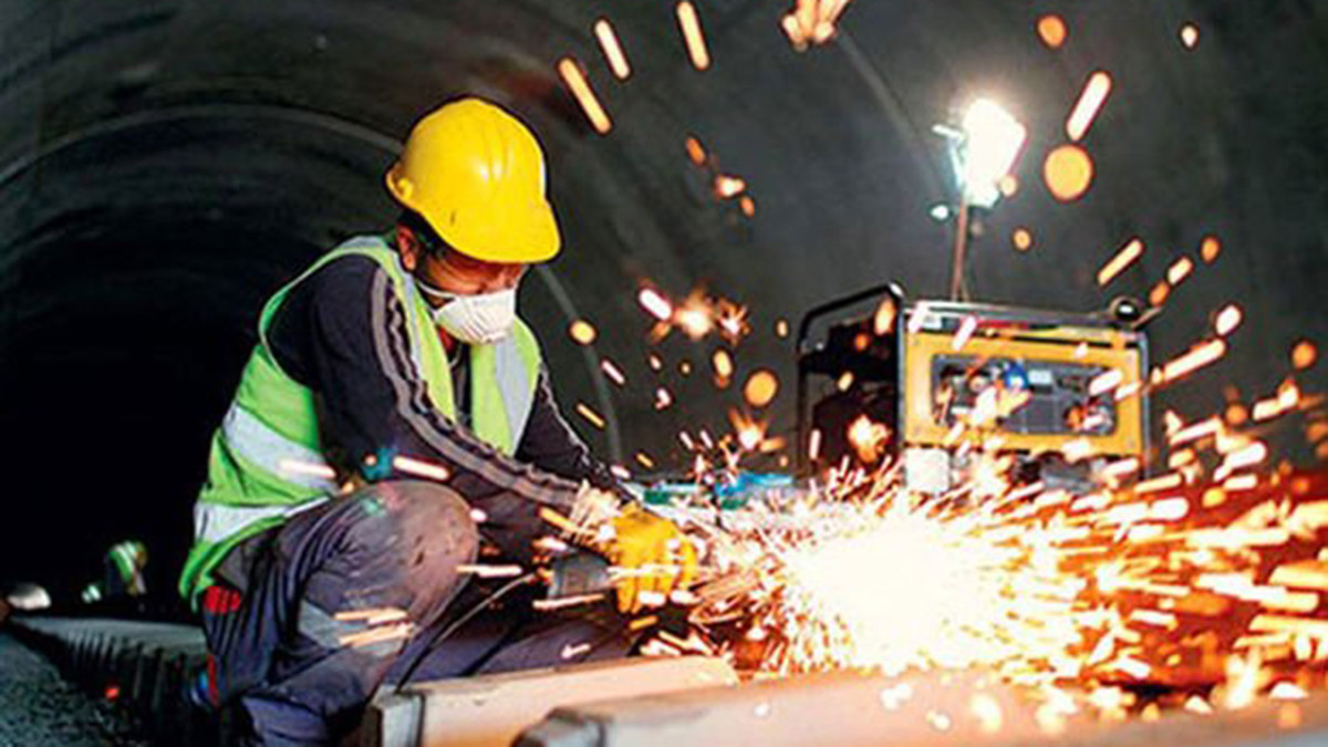 Sanayi üretimi yıllık yüzde 0,4 arttı