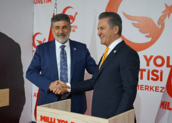 Sarıgül Milli Yol Partisi lideri Çayır'ı ziyaret etti