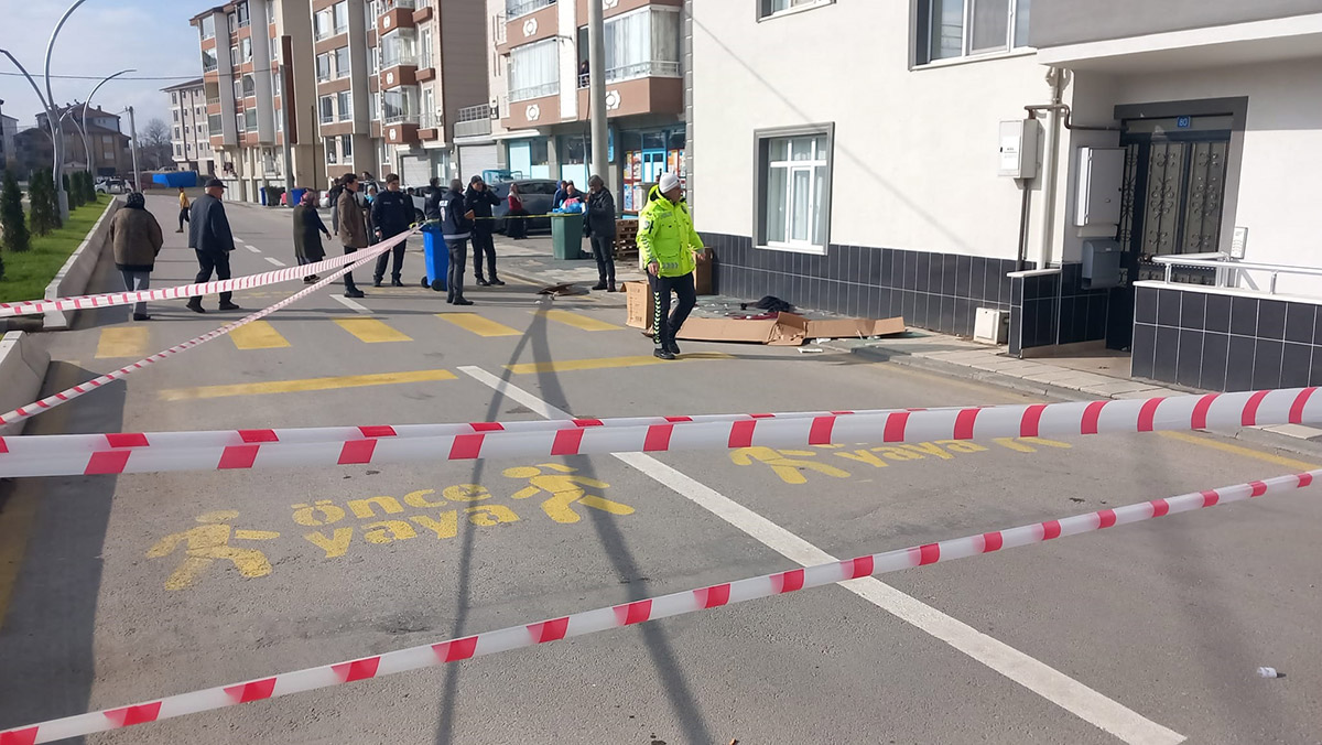 Sevgilisi Sevcan Dönmezer'i öldürüp intihar etti