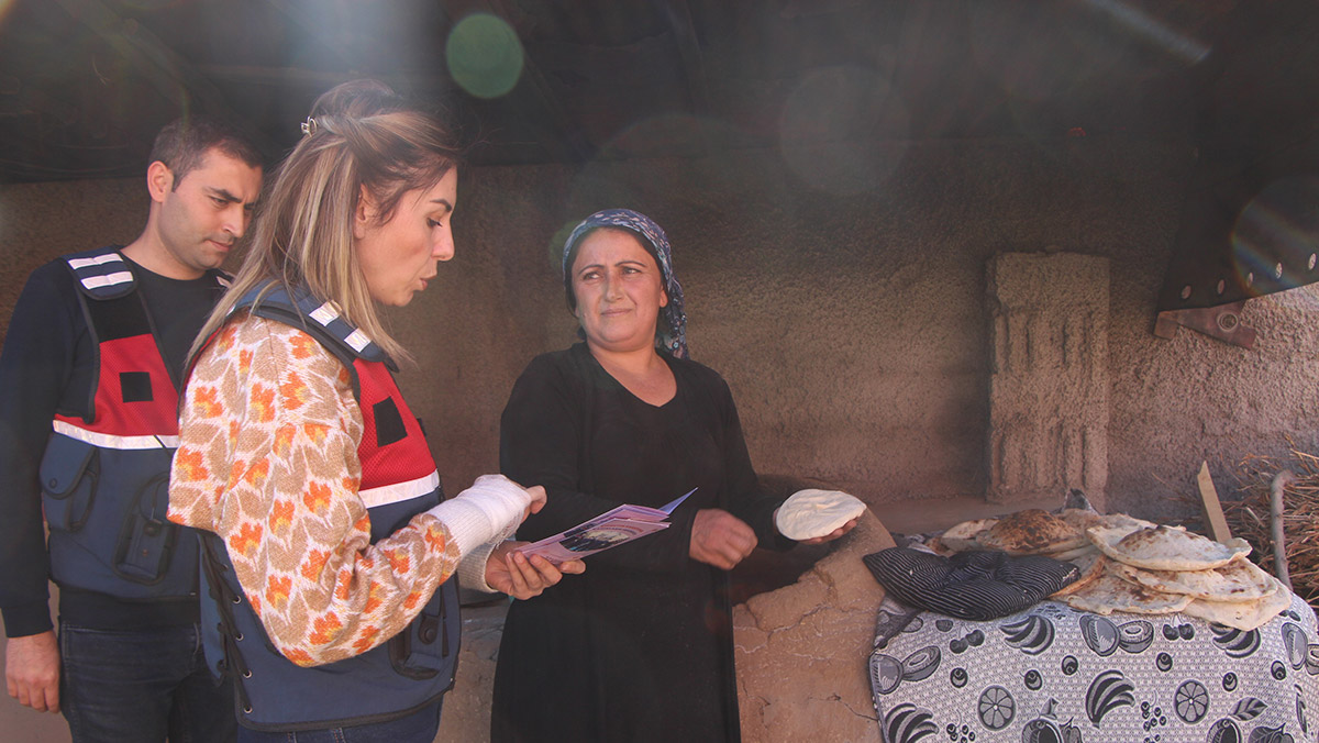 Şırnak'ta kadın astsubaylar hem KADES'i anlattı