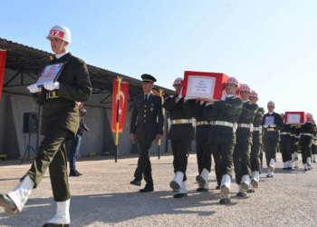 Şırnak'ta şehitler için askeri tören