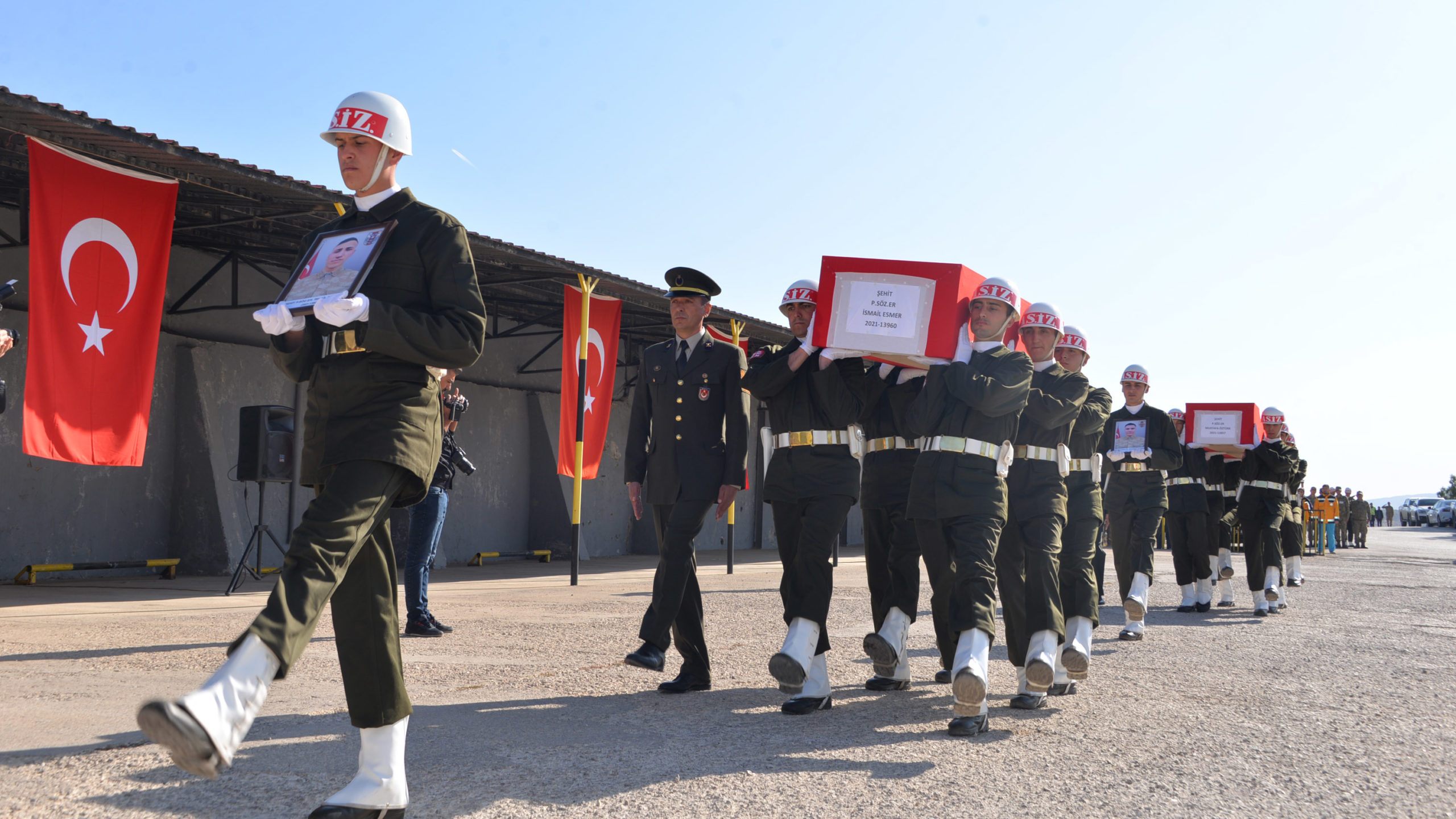 Şırnak'ta şehitler için askeri tören