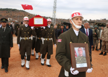 Sözleşmeli Er Mehmet Demir son yolculuğuna uğurlandı