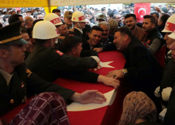 Sözleşmeli Er Mustafa Öztürk, toprağa verildi