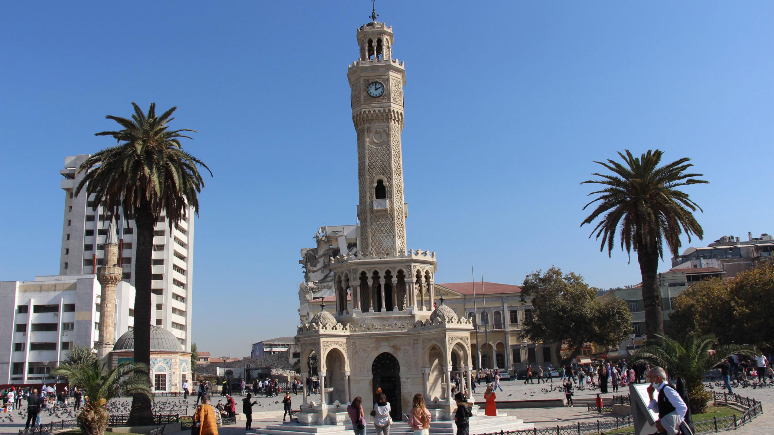 Tarihi Saat Kulesi'nin muslukları çalındı