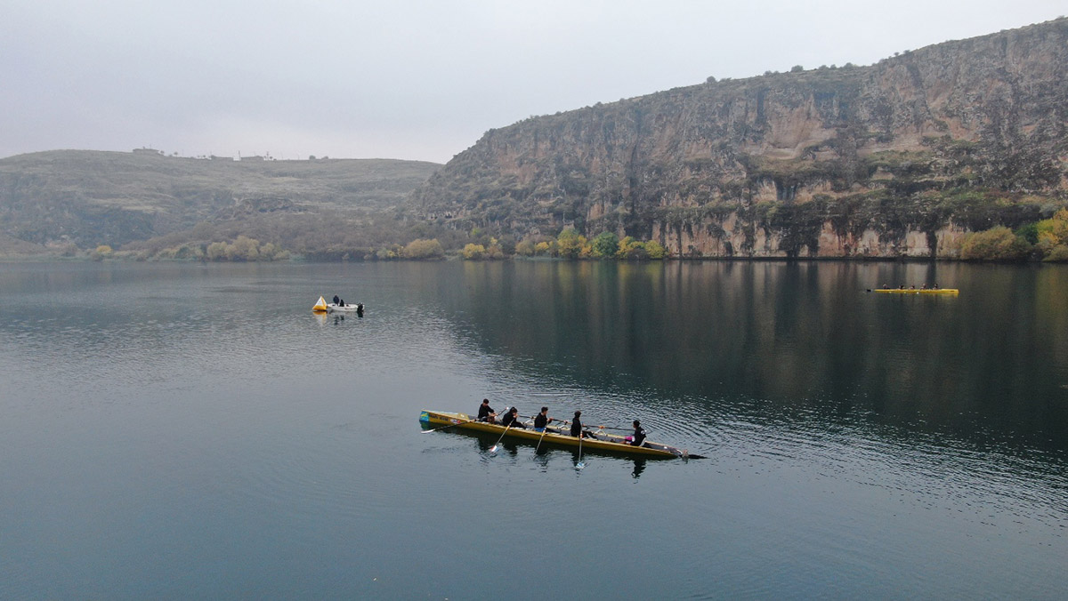 Türkiye'nin ilk kürek yarışması başladı