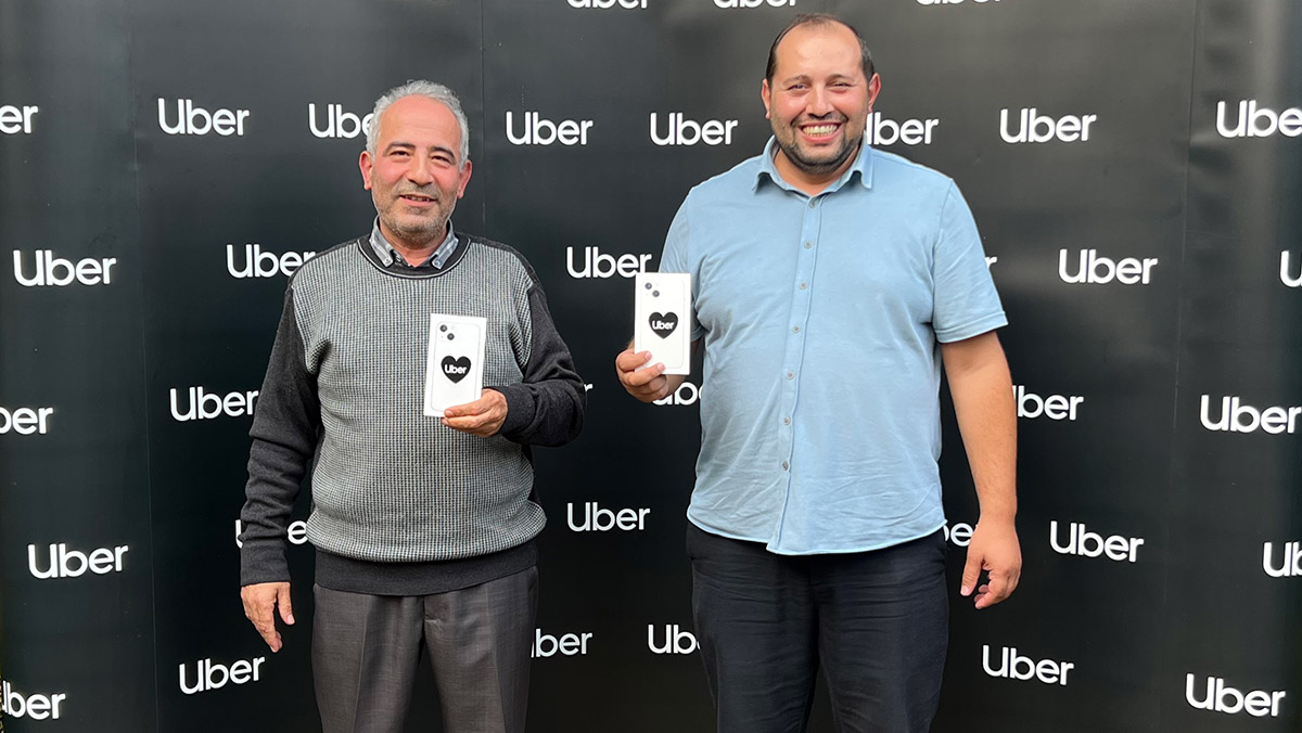 Uber'den en iyi taksi şoförlerine iPhone 13
