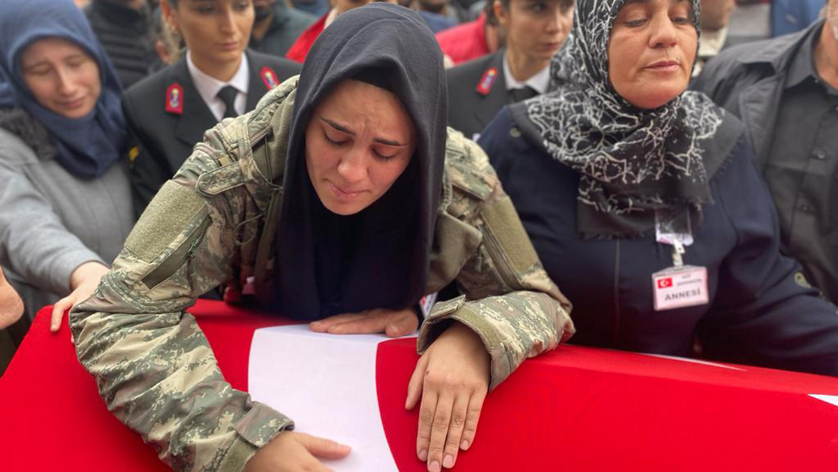 Uzman Çavuş Mustafa Yıldız son yolculuğuna uğurlandı