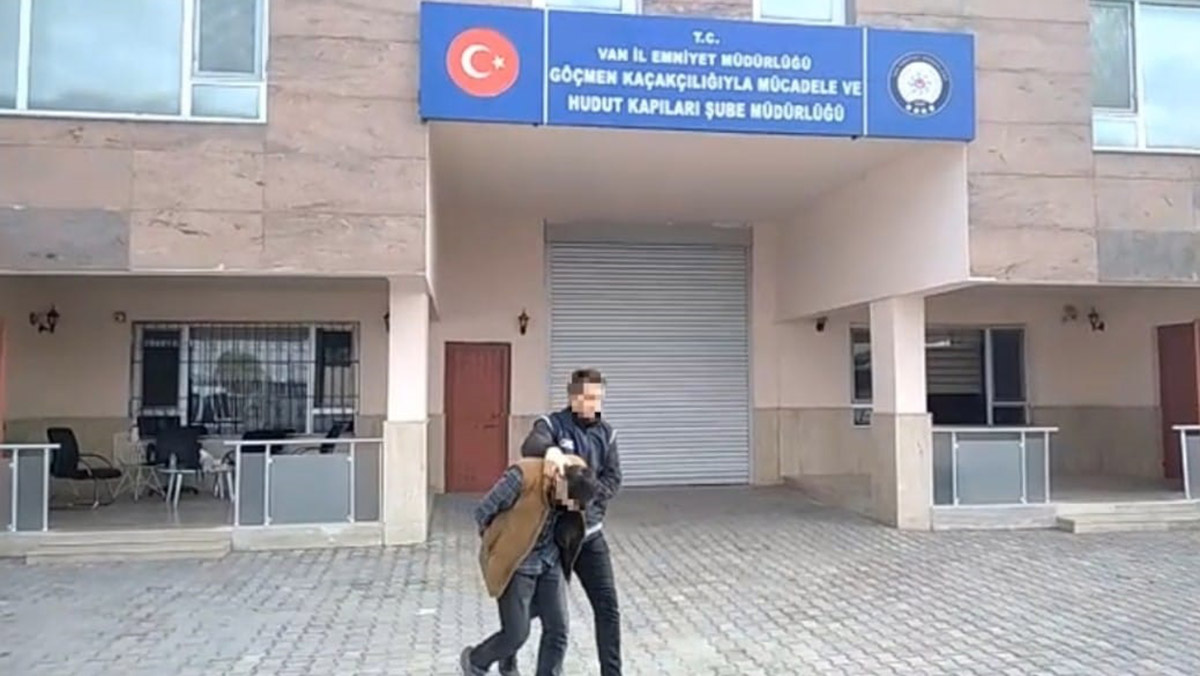 Van'da göçmen kaçakçılığına 9 tutuklama