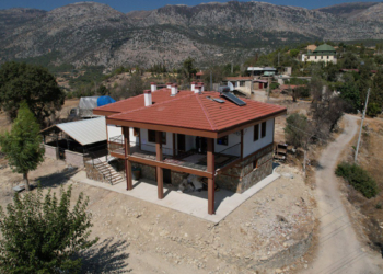 Yangında evi hasar gören 187 kişiye yeni ev