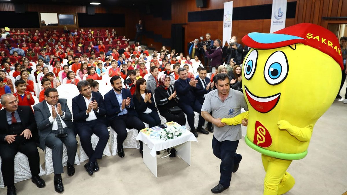 Yerli kahraman Şakrak dünyaya açıldı