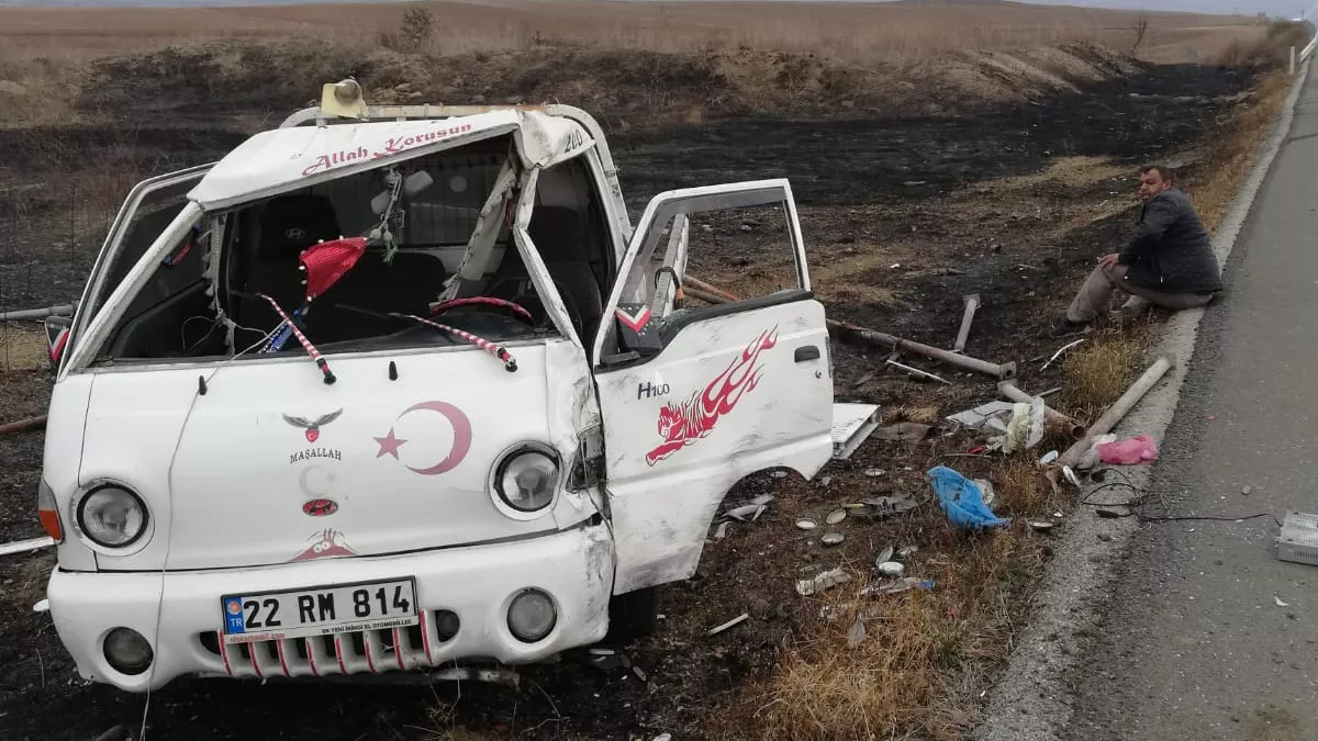 Yolcu minibusu kamyonete carptis - yaşam - haberton