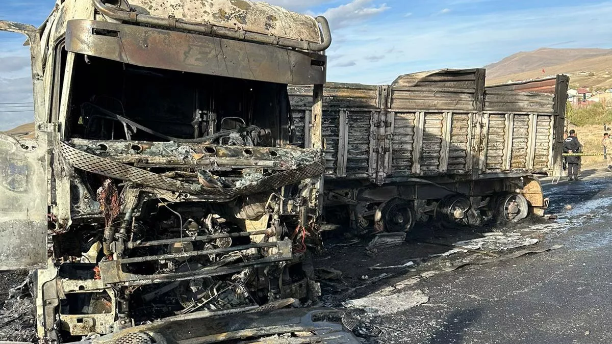 Yolcu otobusu 2 kamyona carparak yandi 7 olu 11 yaraliv - öne çıkan - haberton