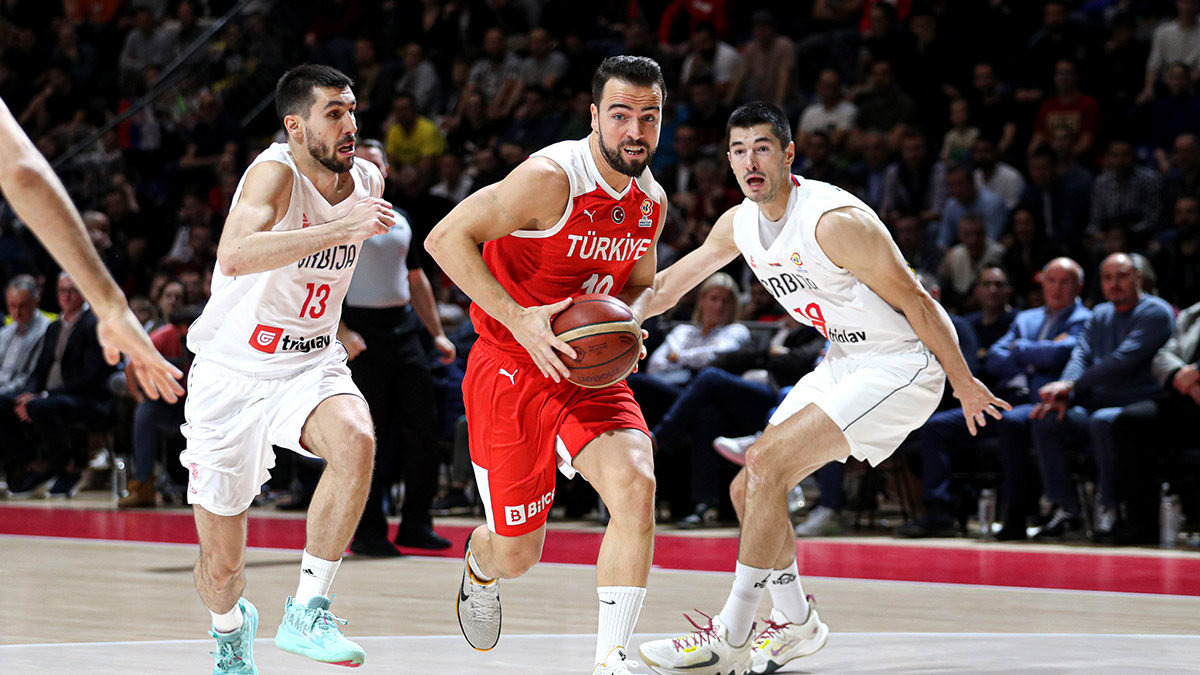 A Milli Erkek Basketbol Takımı Sırbistan'a yenildi