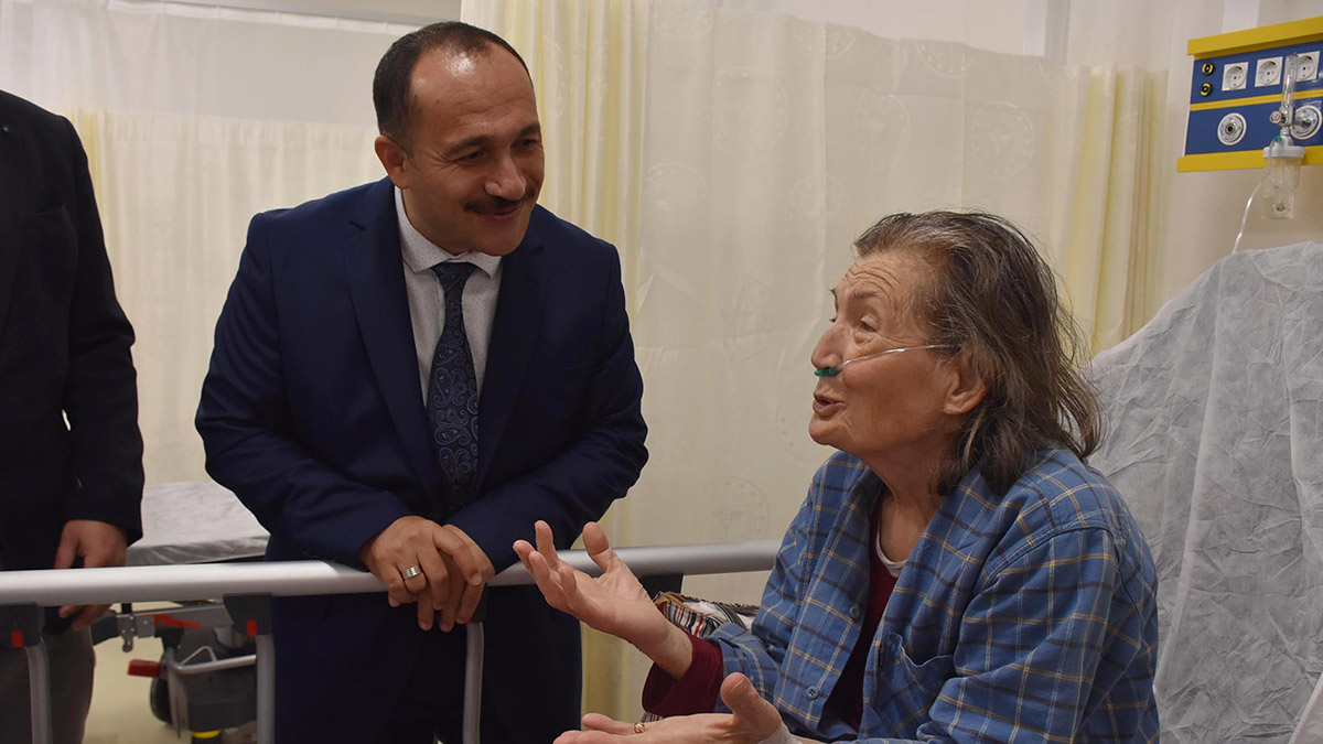 Buca Seyfi Demirsoy'da hasta kabulü başladı