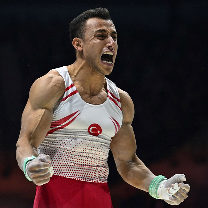 Adem Asil tarih yazdı