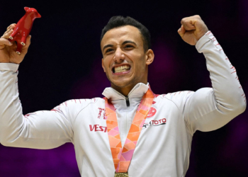 Adem Asil tarih yazdı