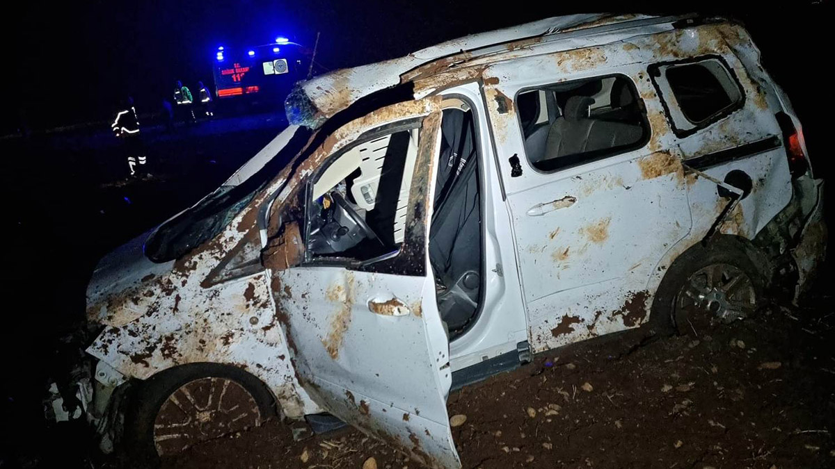 Adıyaman'da şarampole devrilen araçta can verdi