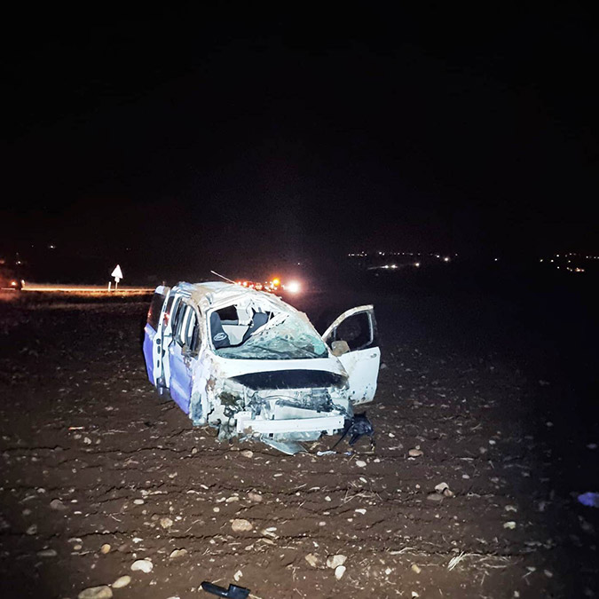 Adıyaman'da şarampole devrilen araçta can verdi