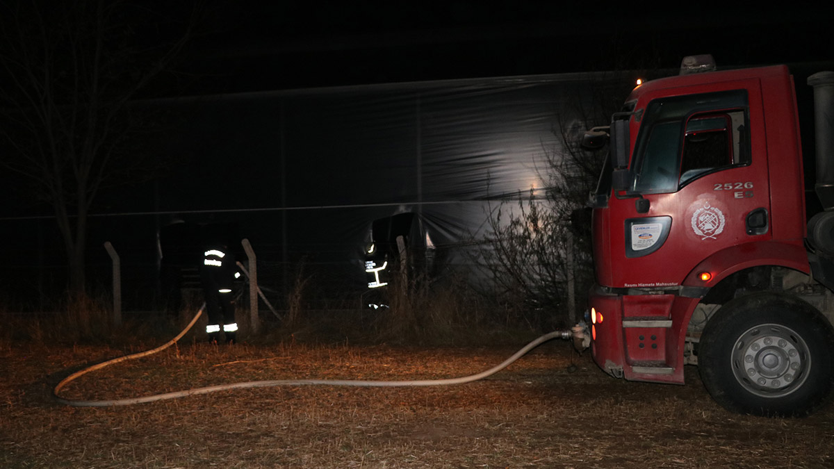 Afyonkarahisar'da domates serasında yangın