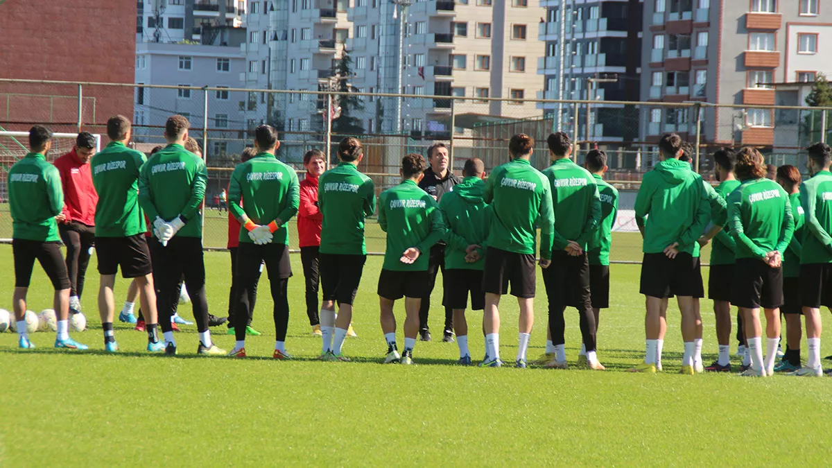 Çaykur rizesporlu futbolcu alper potuk, “zorlu süreci atlattığımızı, bundan sonra erzurumspor maçı ile birlikte seri galibiyetlerin geleceğini düşünüyorum” dedi.