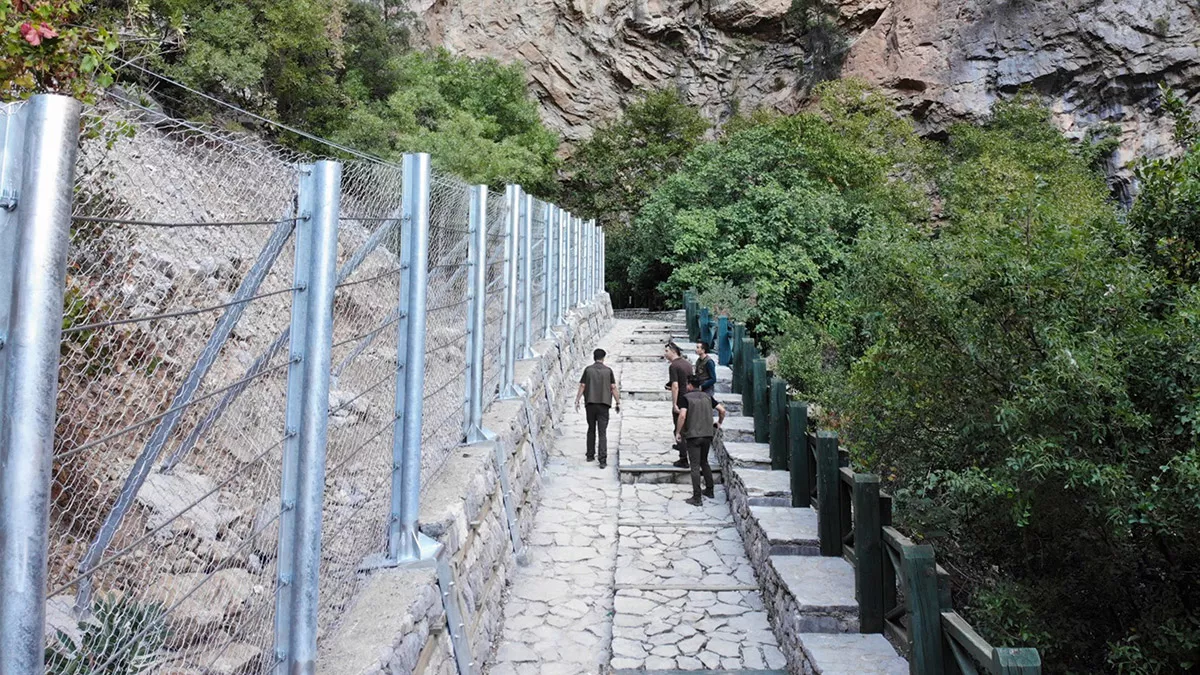 Altınbeşik mağarası'nın yürüyüş yolu daha güvenli