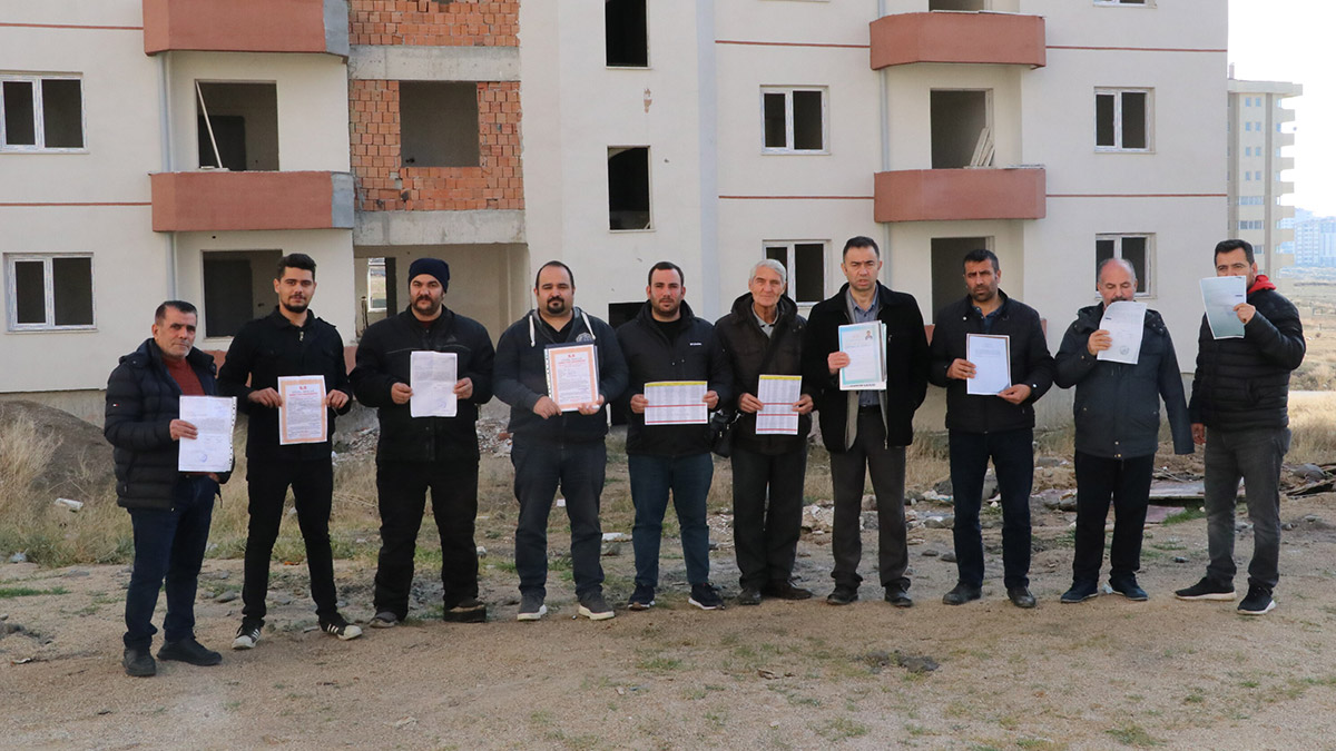 Sincan'da 150 kişi aynı evi aldı