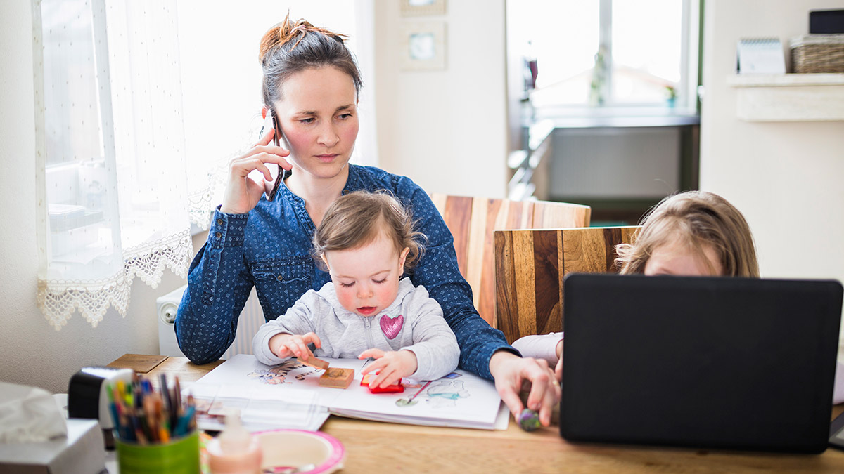 Anneler çayı soğuk içer