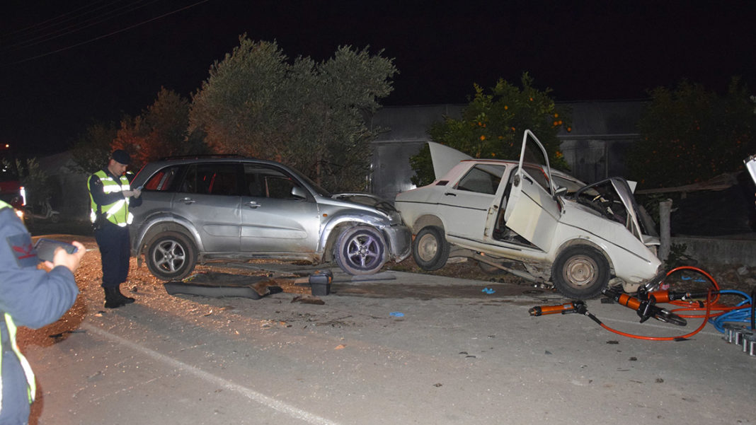 Cip ile otomobilin kafa kafaya çarpıştığı kazada 2 kişi öldü